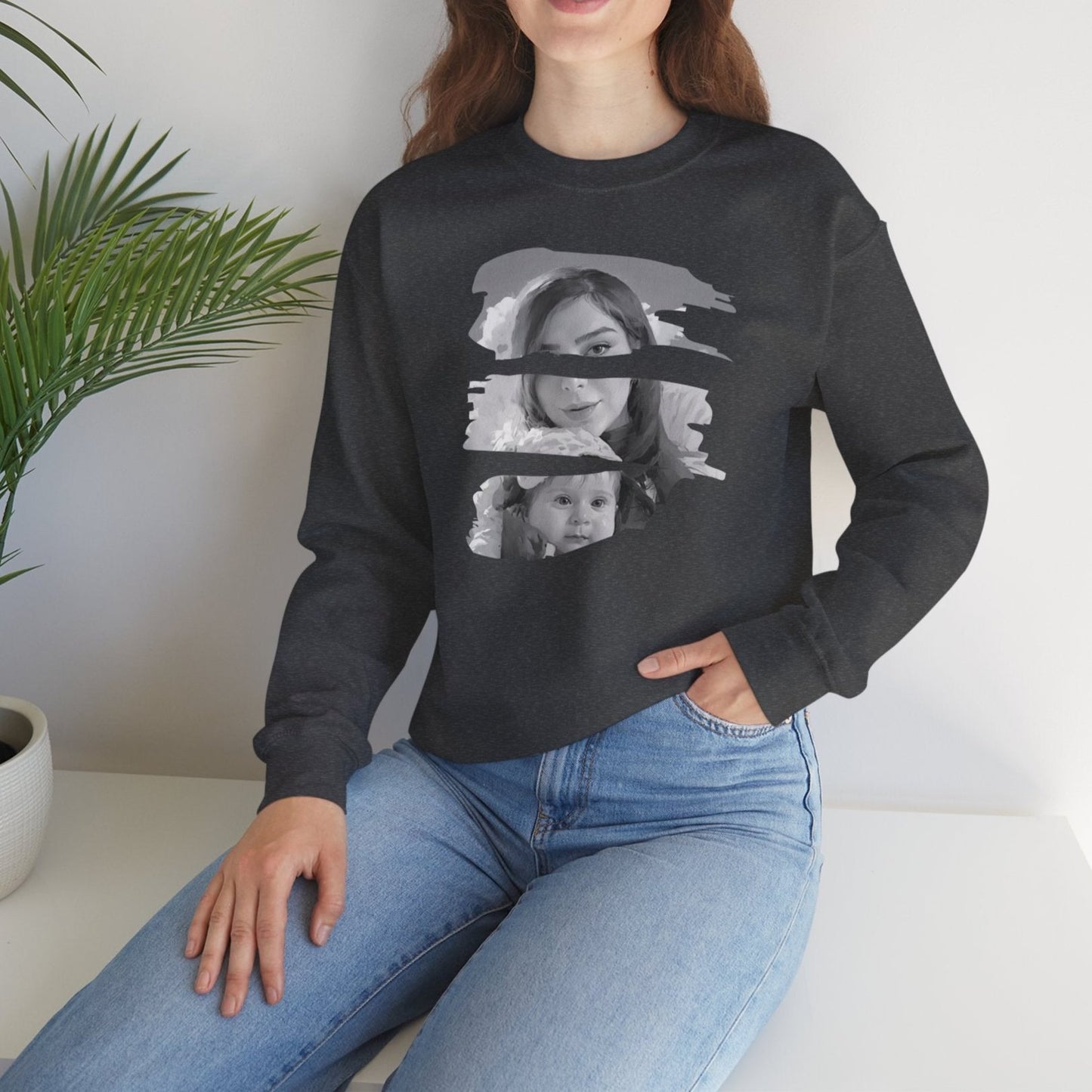 Personalized Unisex Crewneck Sweatshirt - Monochrome Oil Paint Style🎨👕